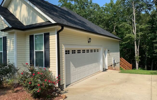 Adorable Ranch Home in a Great Neighborhood!