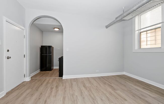 2 beds, 1 bath, 875 sqft, $2,400, Unit GARDEN