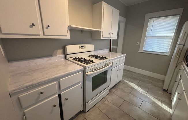 2 beds, 1 bath, $1,550