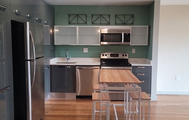 1 bed, 1 bath, 613 sqft, $2,900, Unit 406