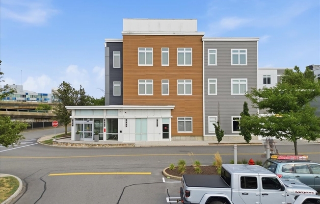 1 bed, 1 bath, 610 sqft, $3,000, Unit 319