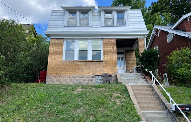 Charming 2-Bedroom Apartment in Castle Shannon - Available October 8th!