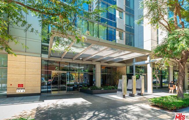 1 bed, 1.5 baths, 1,390 sqft, $4,200, Unit 1407