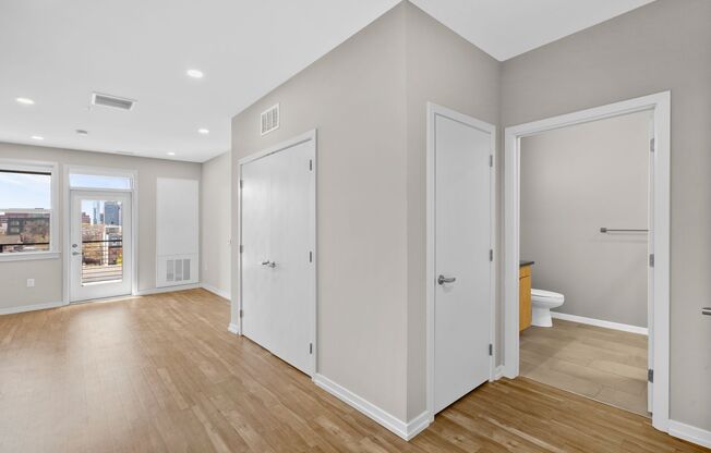 1 bed, 1 bath, 614 sqft, $2,140, Unit 427