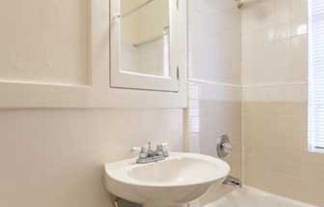 1 bed, 1 bath, 550 sqft, $1,285, Unit 203