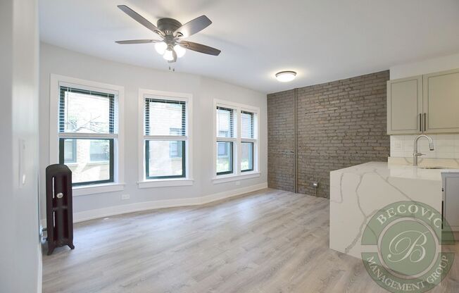 7736-42 N Eastlake Terrace