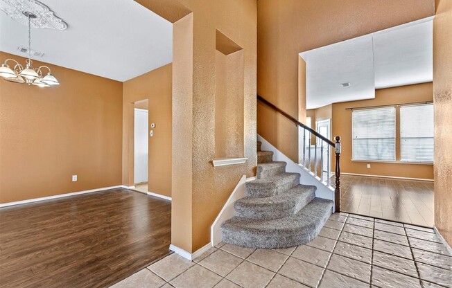 8021 SHOSHONI DR