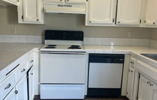 3461 S. Chester Ave
