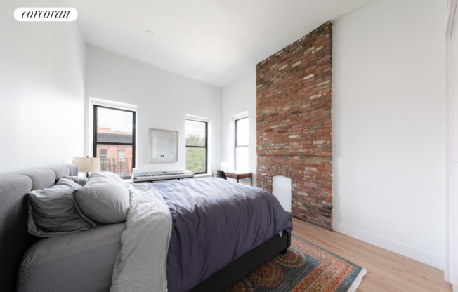 2 LINCOLN PL