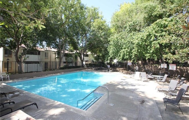 10331 LINDLEY AVE