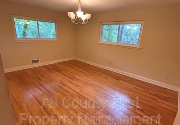3689 CALUMET DR