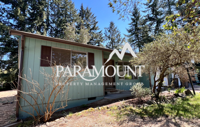 Charming 2-Bedroom Duplex with Garage!