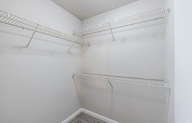 2 beds, 2 baths, 1,000 sqft, $1,450, Unit 2040