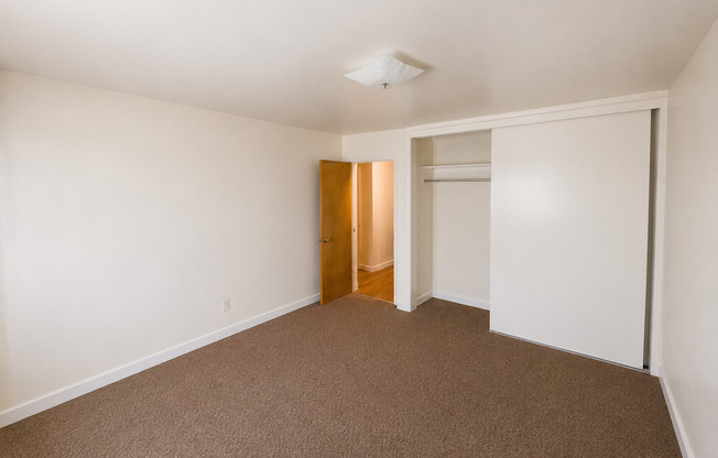 1 bed, 1 bath, $1,100, Unit 19