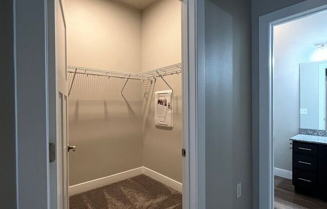 2 beds, 2 baths, 909 sqft, $1,450