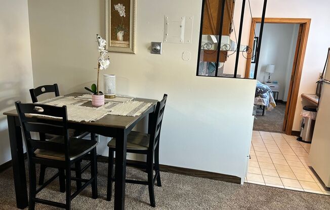 1 bed, 1 bath, $695, Unit 501