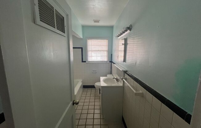 2 beds, 1 bath, $1,000