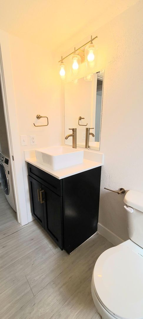 1 bed, 1 bath, 587 sqft, $1,094, Unit 7-03
