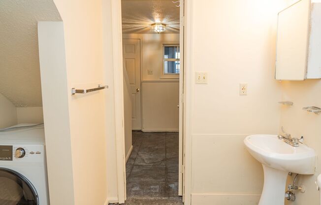 1 bed, 1 bath, $1,200, Unit Unit #C