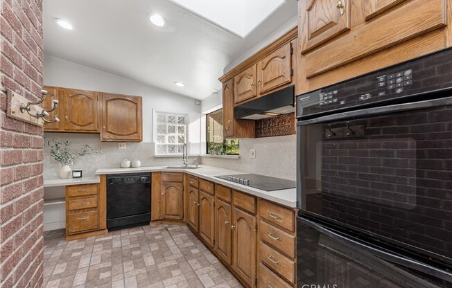 9348 TUJUNGA CYN BLVD
