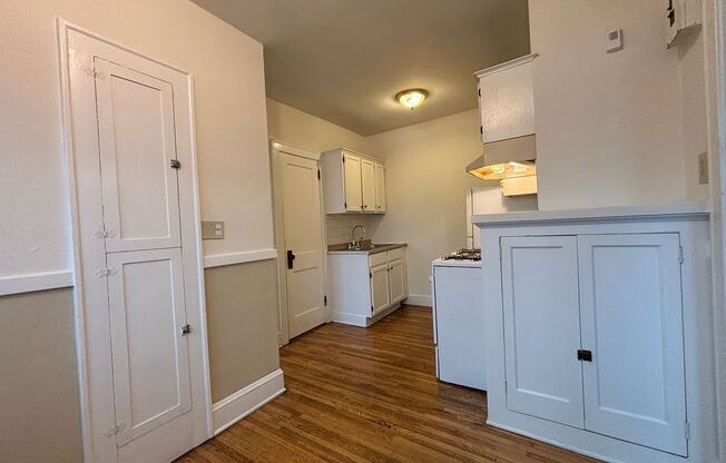 Studio, 1 bath, 455 sqft, $949, Unit 108