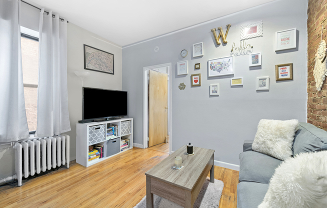 309 E 95 ST