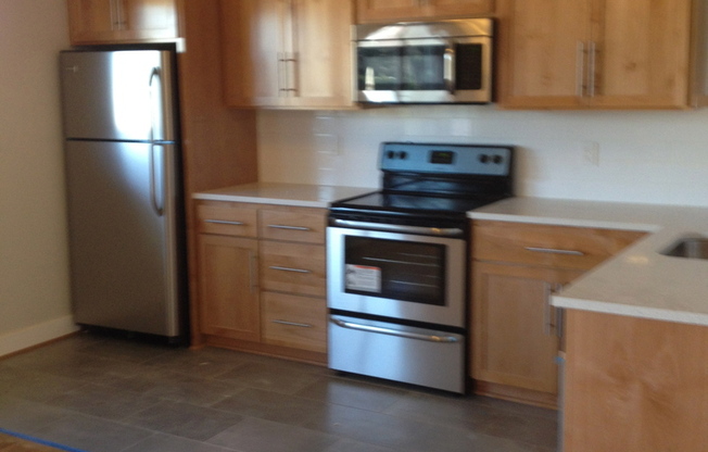 2 beds, 1 bath, $1,995, Unit 10