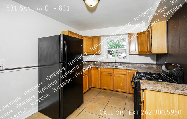 831 SANDRA CT