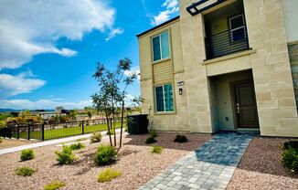 AMAZING, CORNER LOT, UPGRADED TOWNHOME IN "HENDERSON!!" NEXT DOOR TO COMMUNITY DOG PARK!!