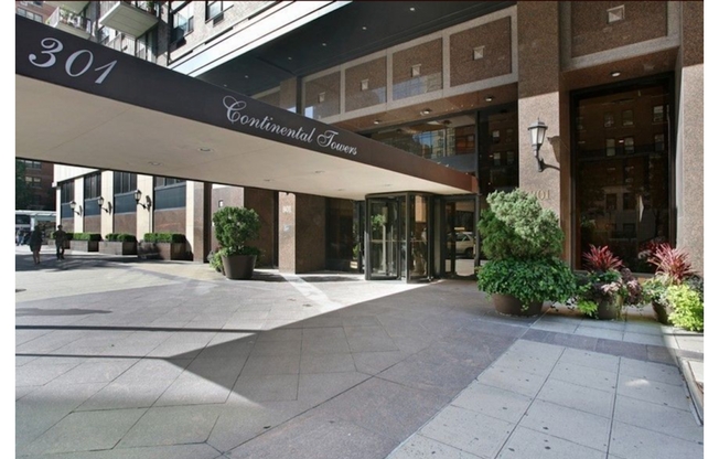 1 bed, 1 bath, $4,950, Unit 23D