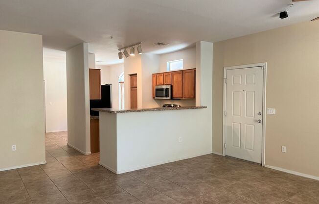 3 beds, 2.5 baths, $1,985, Unit UNIT 1045