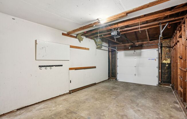 3 beds, 1.5 baths, 1,246 sqft, $2,199, Unit 2611-1