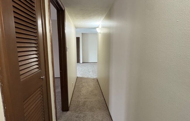 2 beds, 1 bath, 950 sqft, $875, Unit #7