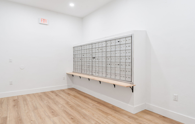 Mailbox (Web Quality) - Vista Shores