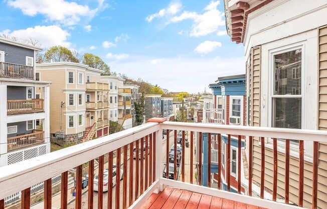 22 ROWELL ST