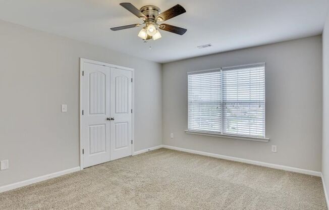 5 Bedroom 3 Bath In Evans!