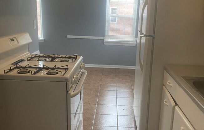 2 beds, 1 bath, 750 sqft, $850