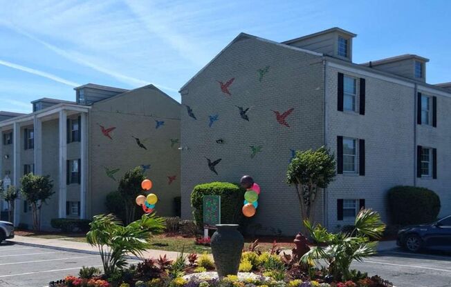 2 beds, 2 baths, 1,295 sqft, $1,229