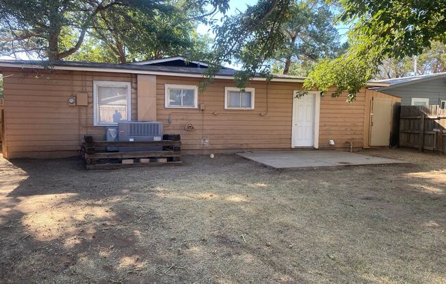 3 beds, 1 bath, $1,095