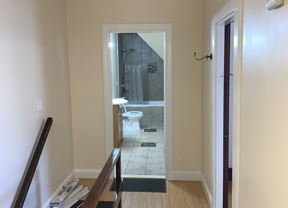 5 beds, 2.5 baths, 2,500 sqft, $4,900, Unit 1