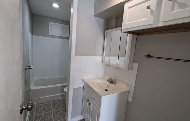 Studio, 1 bath, 500 sqft, $550, Unit Unit #3