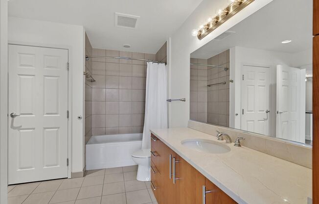 2 beds, 2 baths, $2,600, Unit # 3702