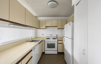 1 bed, 1.5 baths, 1,062 sqft, $6,200, Unit 21F