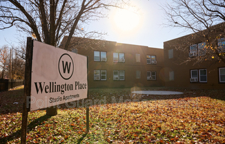 2347 N WELLINGTON PL