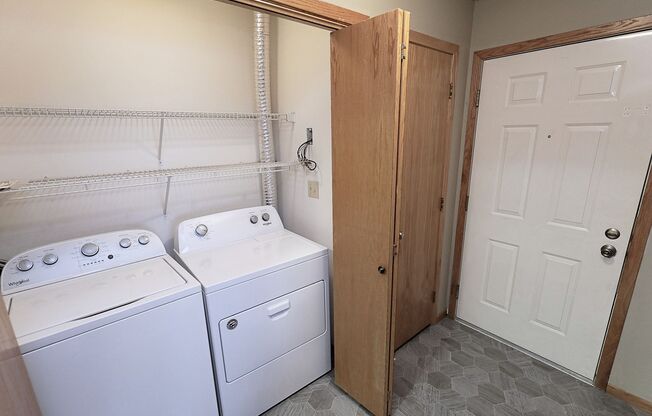 2 beds, 2 baths, 1,147 sqft, $1,335, Unit AL-78