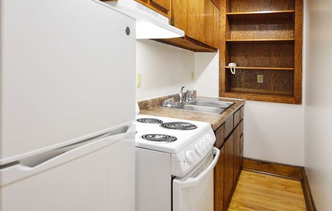 1 bed, 1 bath, 410 sqft, $880, Unit 22 - 27