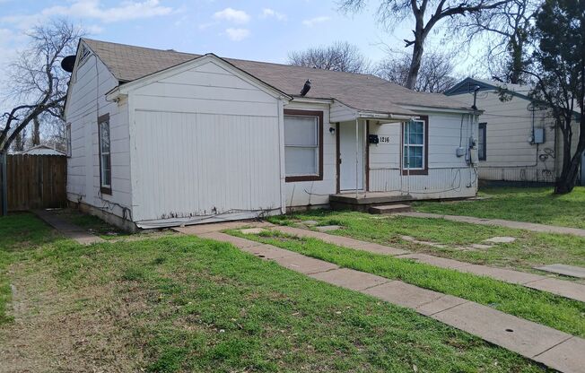 3 Bedrooms 1 Bathroom Near Clarendon & Westmoreland