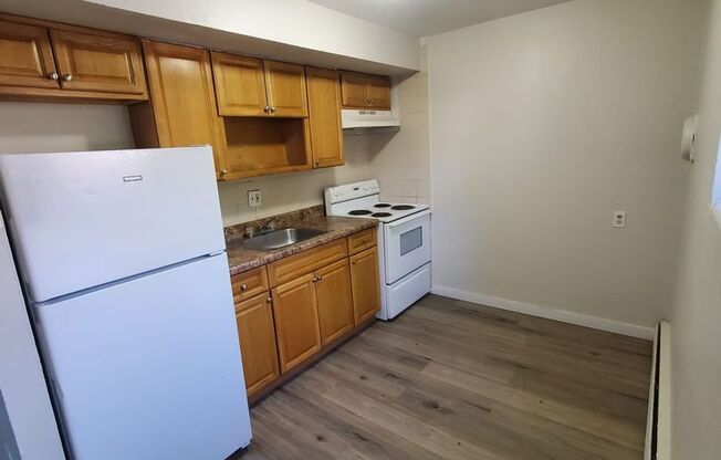 1 bed, 1 bath, $950, Unit A4