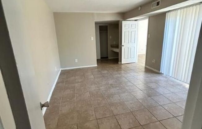 3 beds, 2 baths, 1,350 sqft, $2,055, Unit 3-1623-B