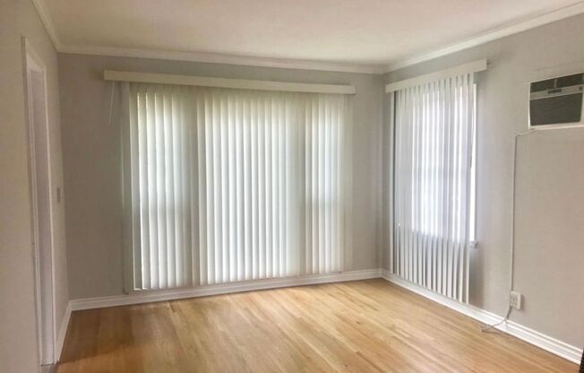 S-1216 -1222 West Victory Boulevard